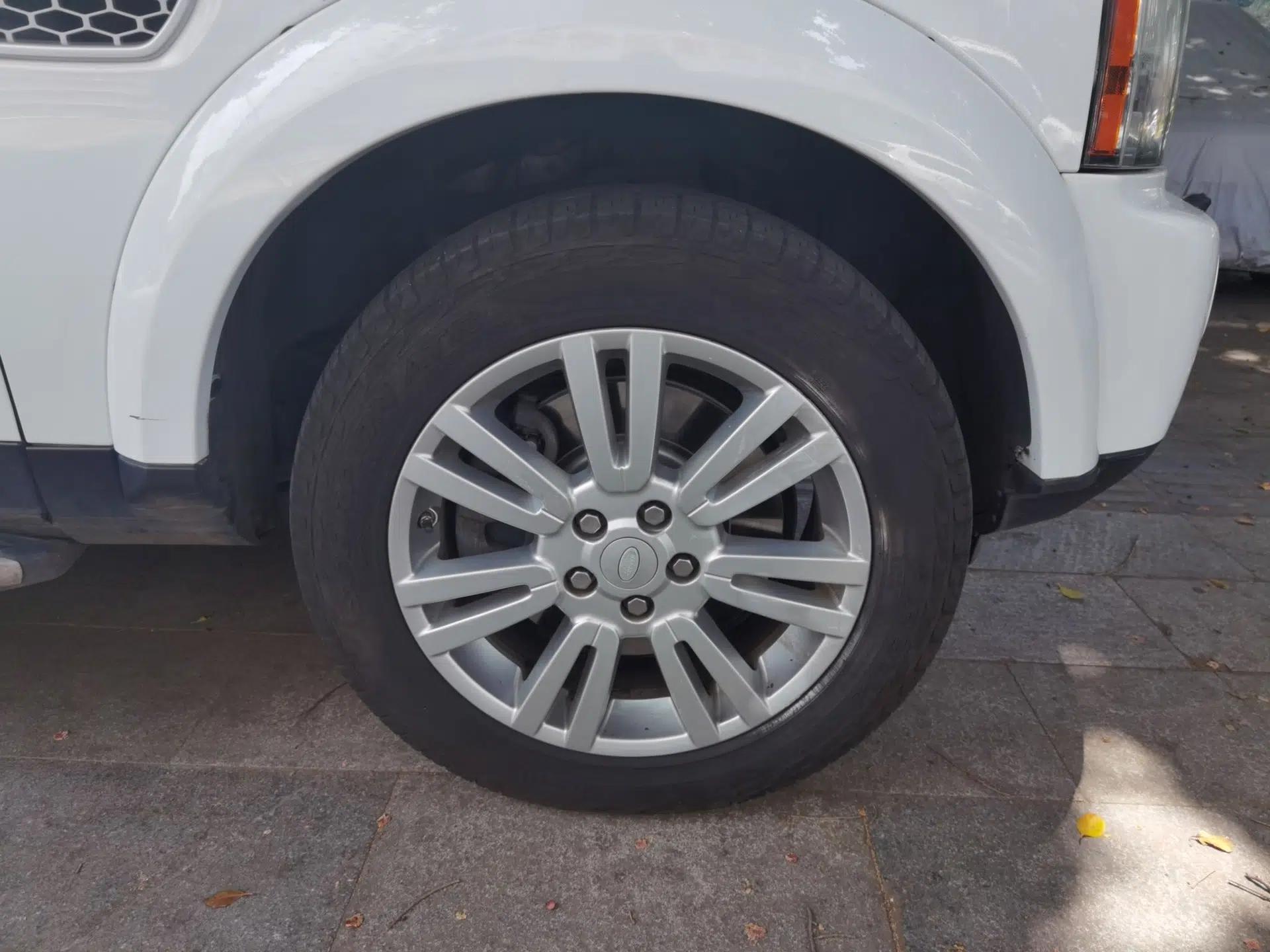 Land Rover Discovery 2011 3.0 SDV6 HSE Diesel Version — миниатюра 8