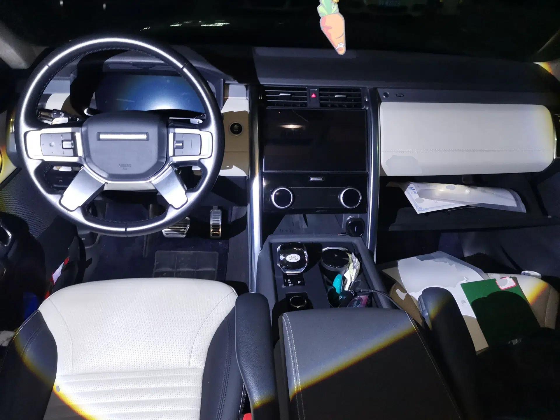Land Rover Discovery 2021 360 PS R-Dynamic SE — миниатюра 10