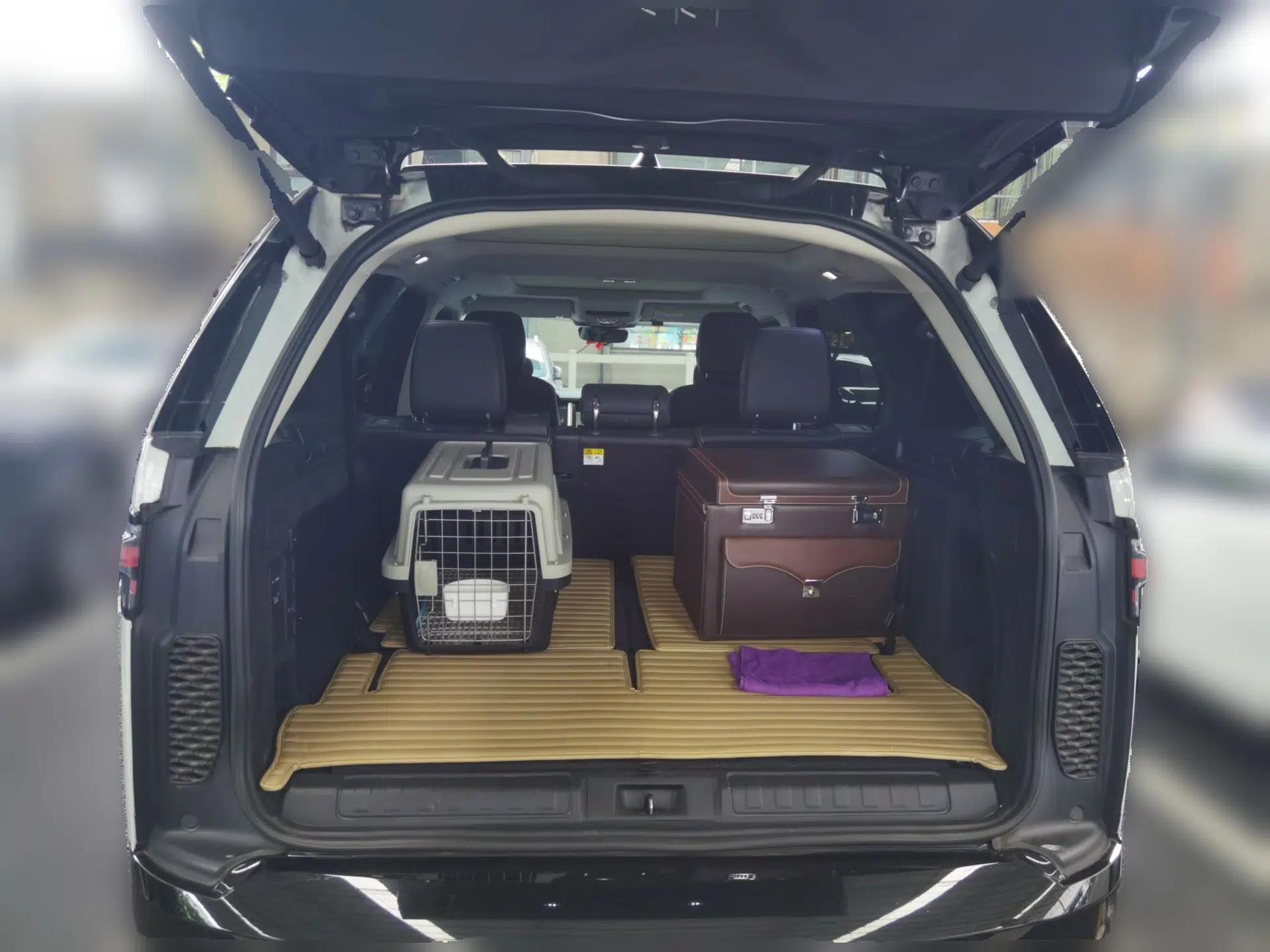 Land Rover Discovery 2023 Revised Version 360 PS R-Dynamic S — миниатюра 20