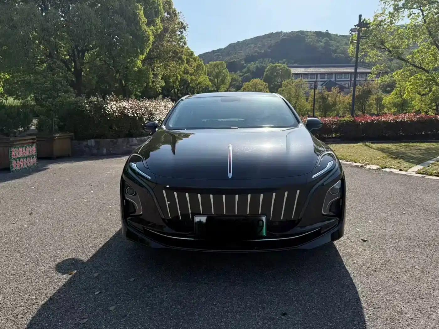 Hongqi E-QM5 2022 Model, 431km Charging Enjoyment Edition — миниатюра 2