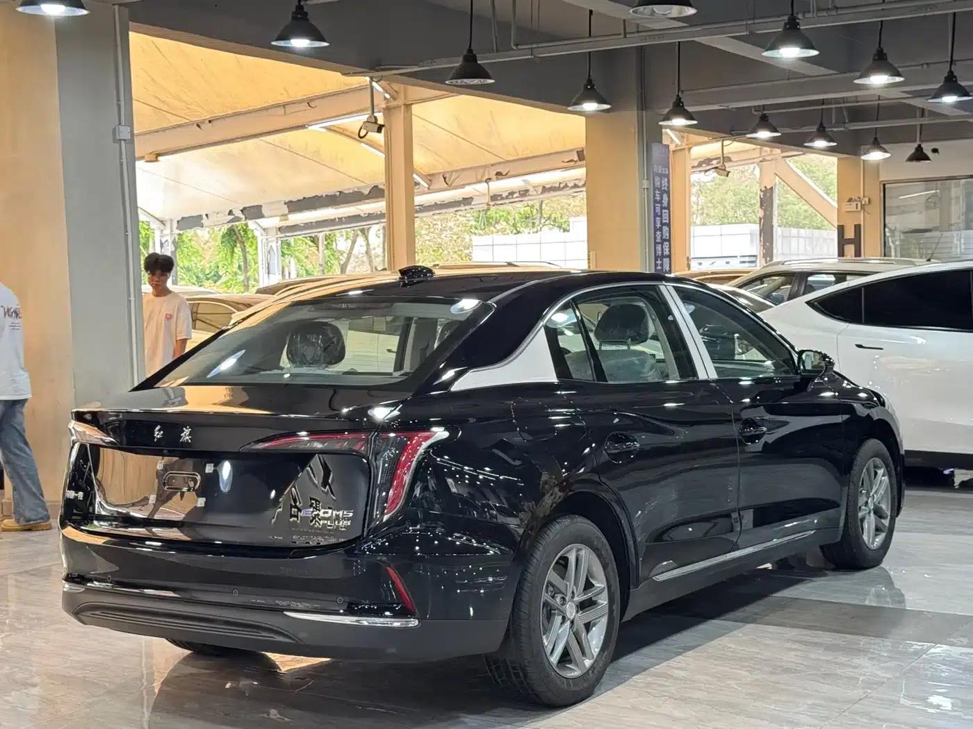 Hongqi E-QM5 2025 Model 610km Plus — миниатюра 12
