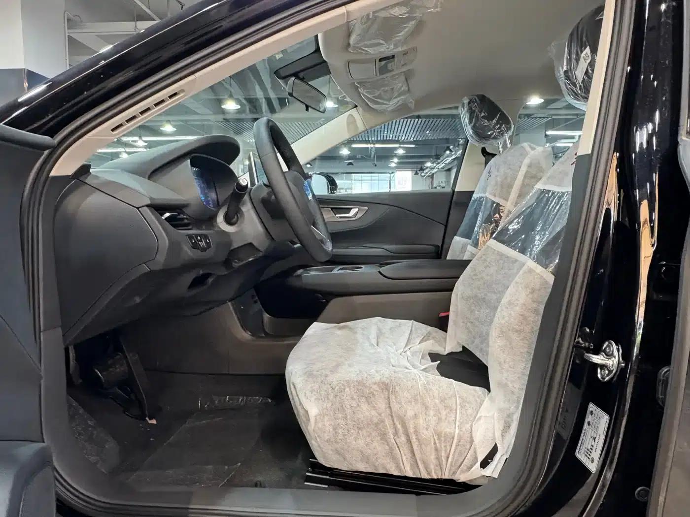 Hongqi E-QM5 2025 Model 610km Plus — миниатюра 4
