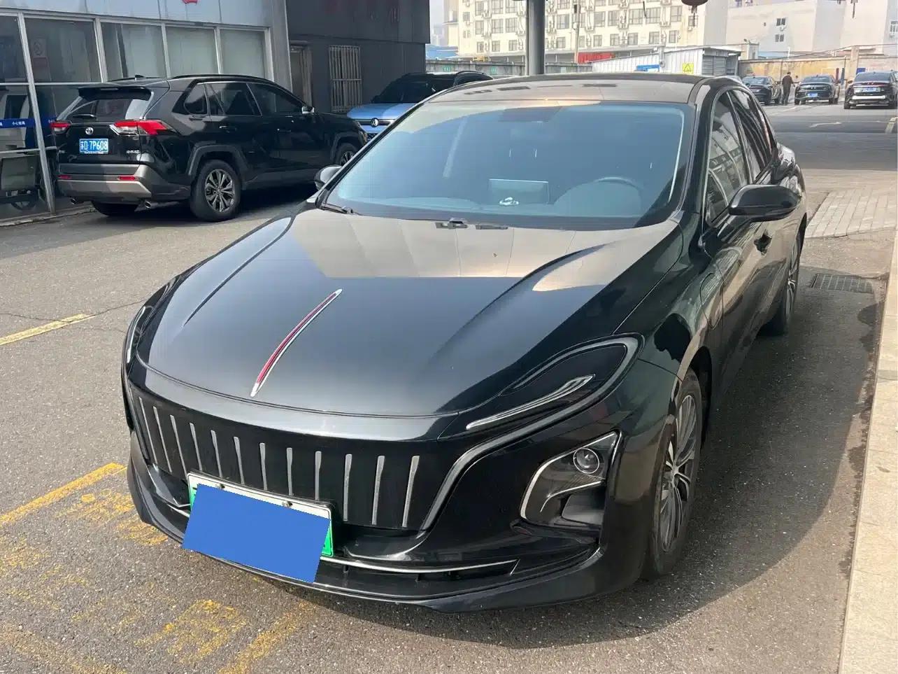 Hongqi E-QM5 2022 Model, 431km Charging Enjoyment Edition — миниатюра 1