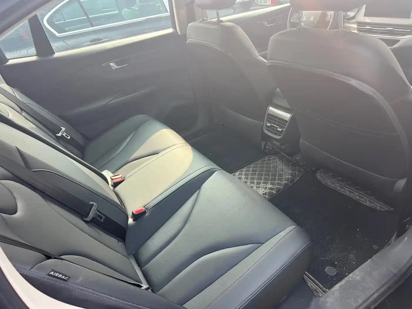 Hongqi E-QM5 2022 Model, 431km Charging Enjoyment Edition — миниатюра 5