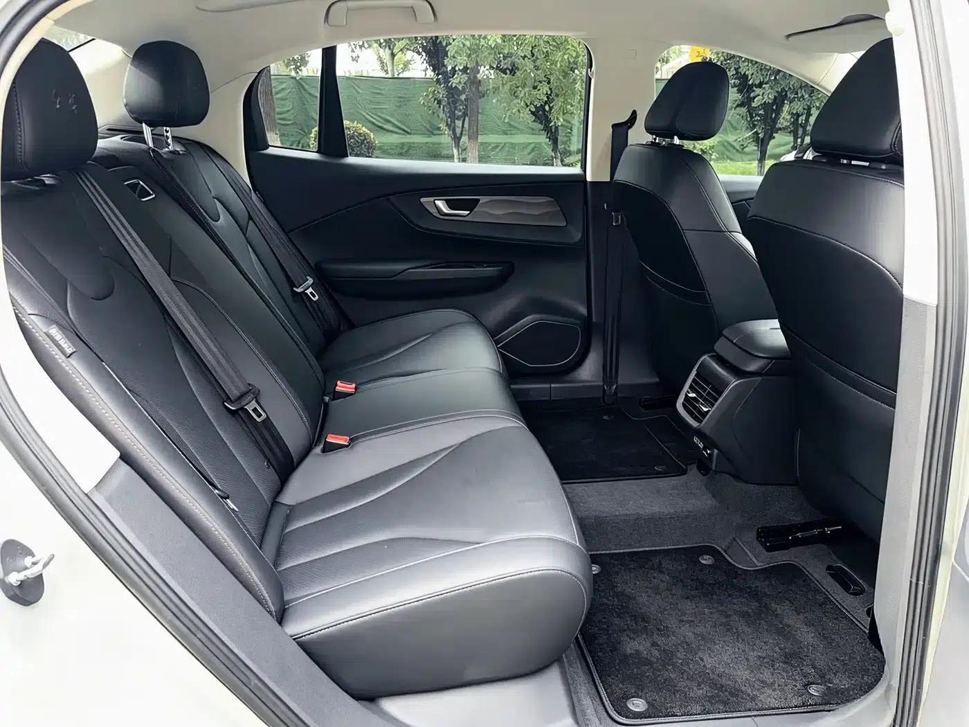 Hongqi E-QM5 2023 Basic Travel Edition — миниатюра 13