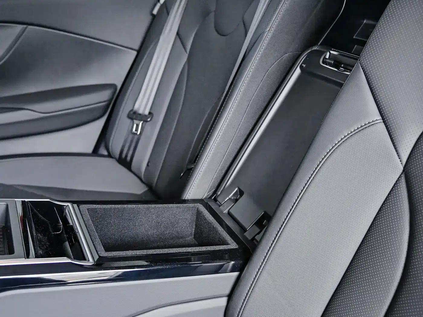 Hongqi E-QM5 2023 Basic Travel Edition — миниатюра 23