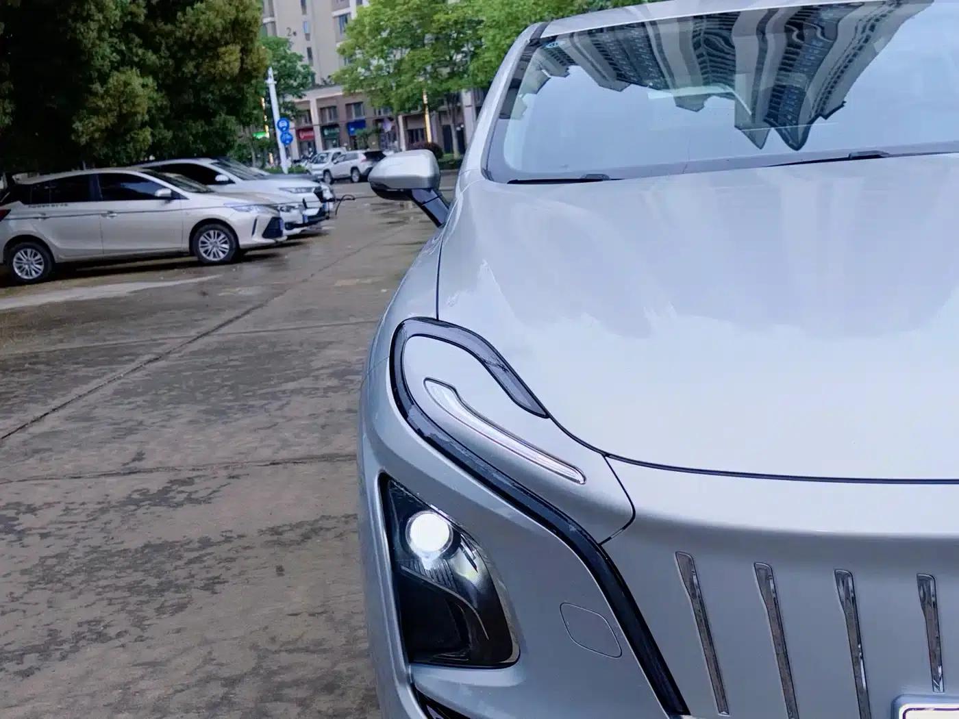 Hongqi E-QM5 2023 Basic Travel Edition — миниатюра 8