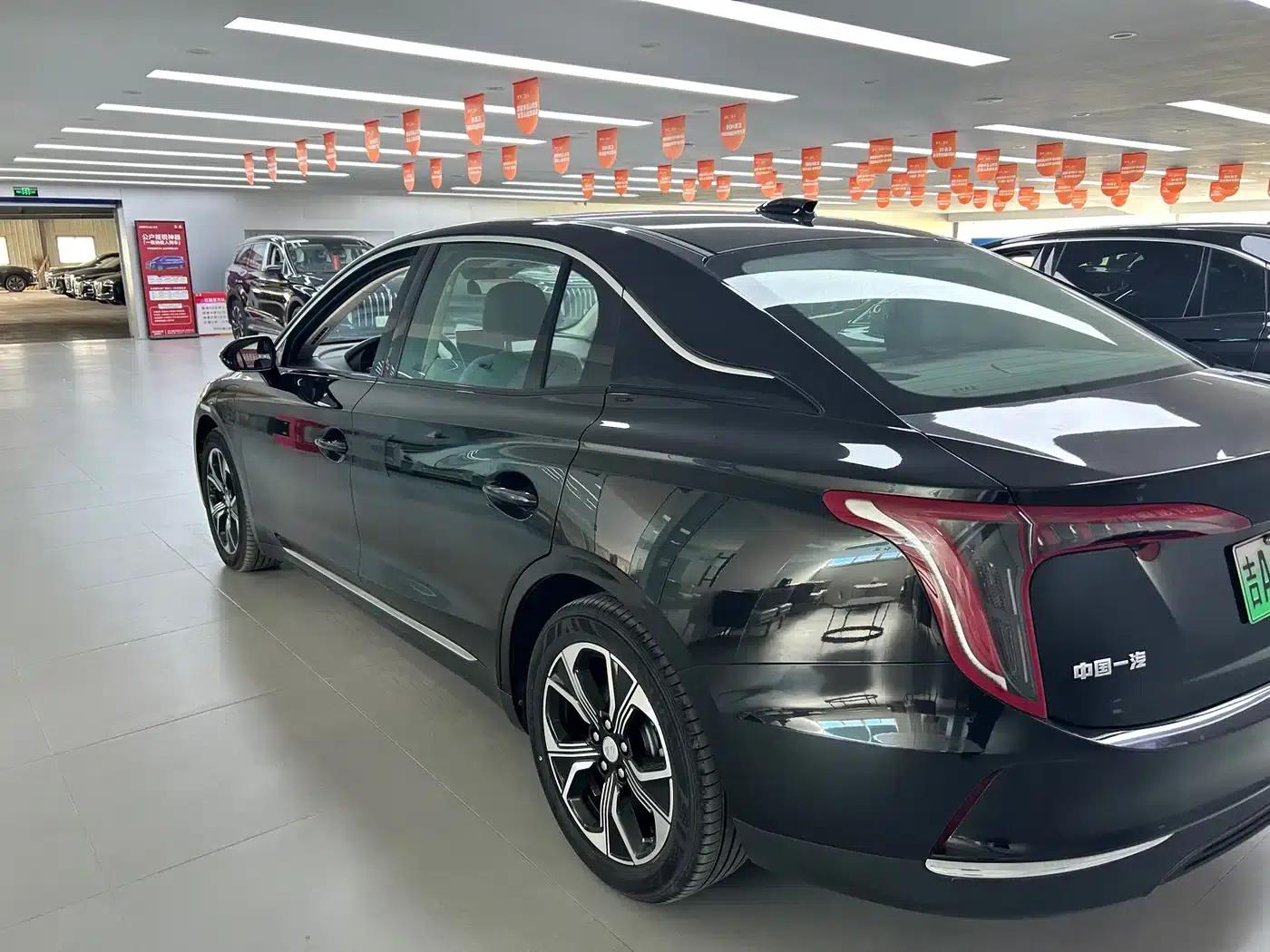 Hongqi E-QM5 2022 Model, 431km Charging Enjoyment Edition — миниатюра 3