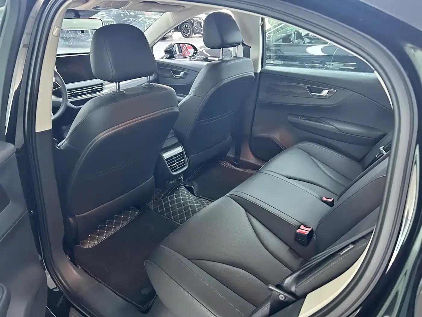 Hongqi E-QM5 2022 Model, 431km Charging Enjoyment Edition — миниатюра 4