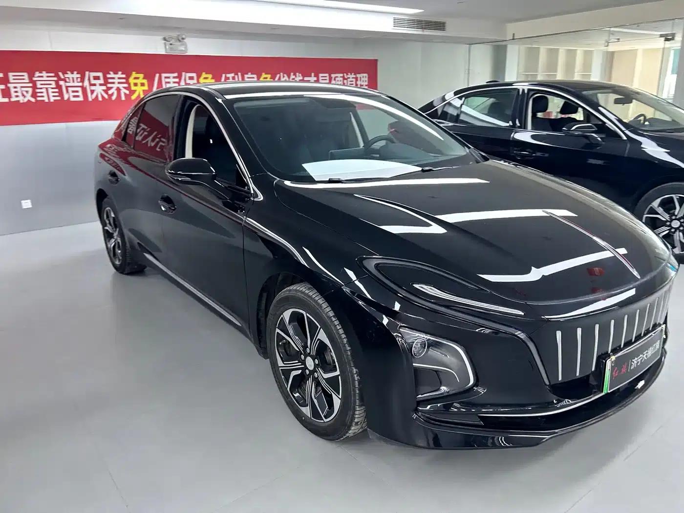 Hongqi E-QM5 2022 Model, 431km Charging Enjoyment Edition — миниатюра 3