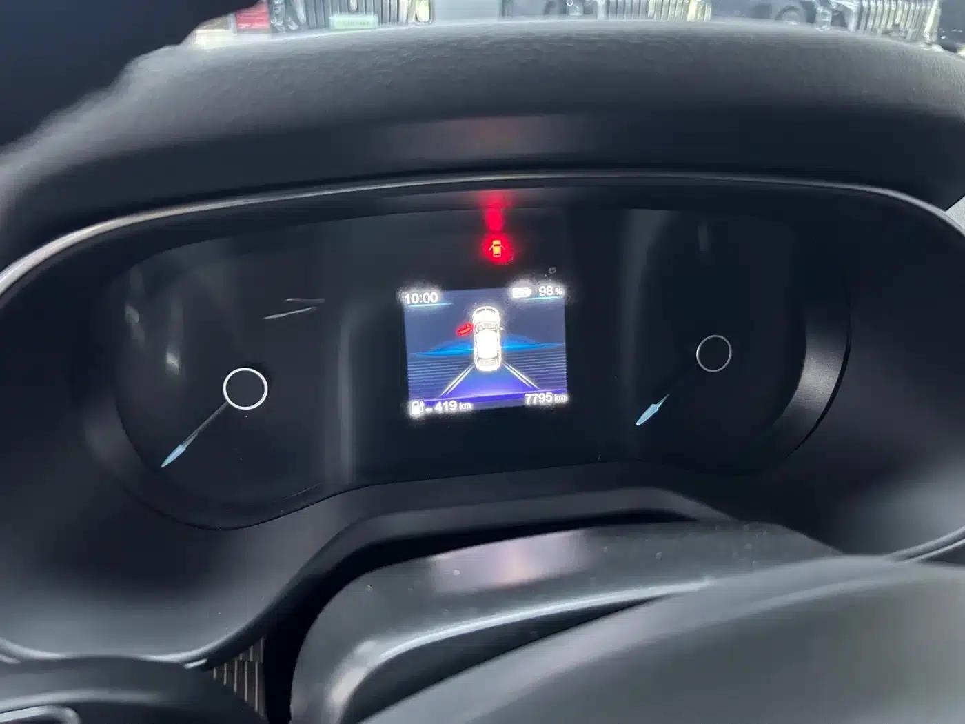 Hongqi E-QM5 2022 Model, 431km Charging Enjoyment Edition — миниатюра 6