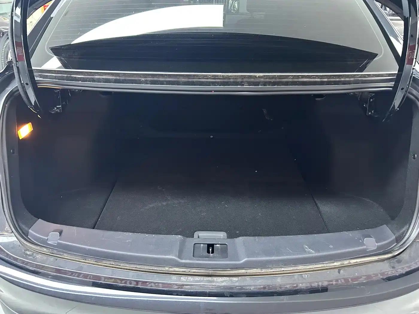 Hongqi E-QM5 2022 Model, 431km Charging Enjoyment Edition — миниатюра 8