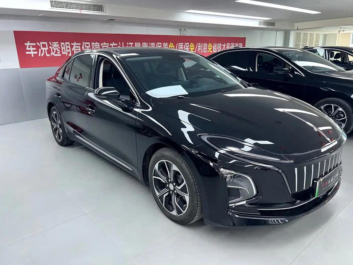Hongqi E-QM5 2022 Model, 431km Charging Enjoyment Edition — миниатюра 3