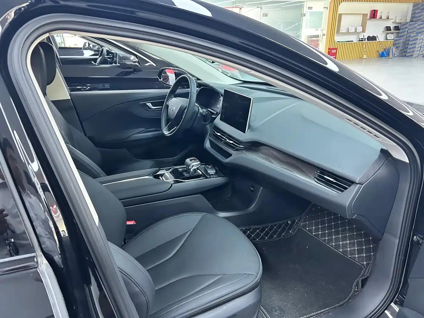 Hongqi E-QM5 2022 Model, 431km Charging Enjoyment Edition — миниатюра 5