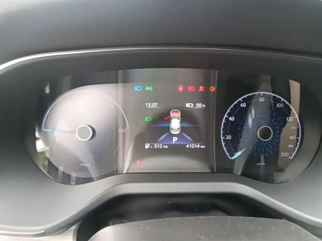 Hongqi E-QM5 2023 Model 620km PLUS — миниатюра 12