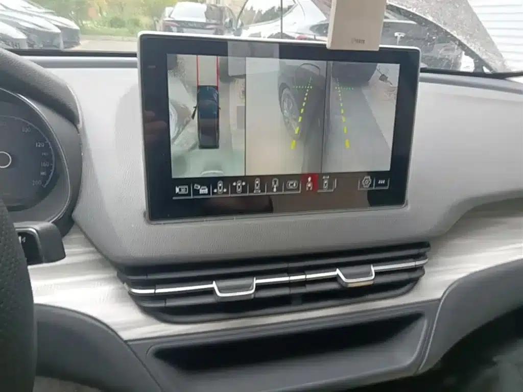 Hongqi E-QM5 2023 Model 620km PLUS — миниатюра 13
