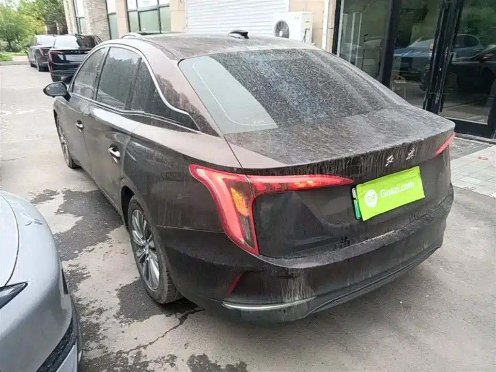 Hongqi E-QM5 2023 Model 620km PLUS — миниатюра 5