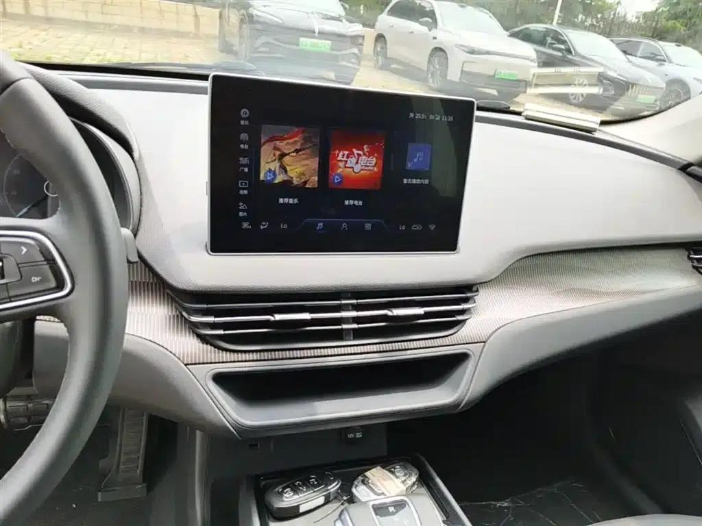 Hongqi E-QM5 2023 Facelift Basic Travel Edition — миниатюра 13