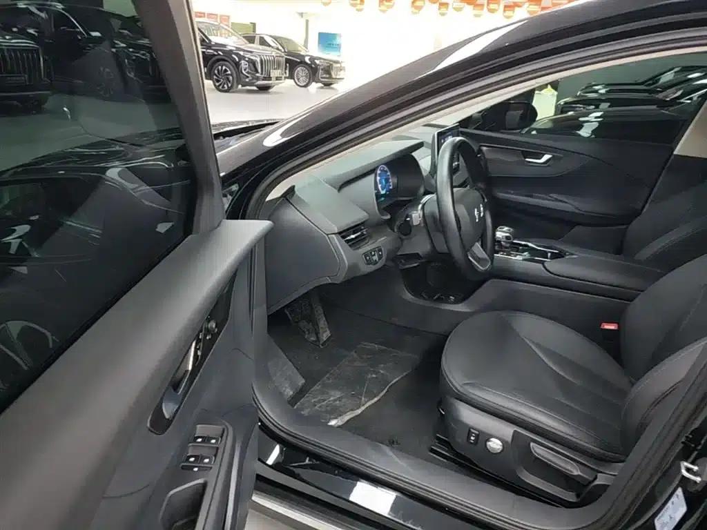 Hongqi E-QM5 2023 Facelift Basic Travel Edition — миниатюра 16