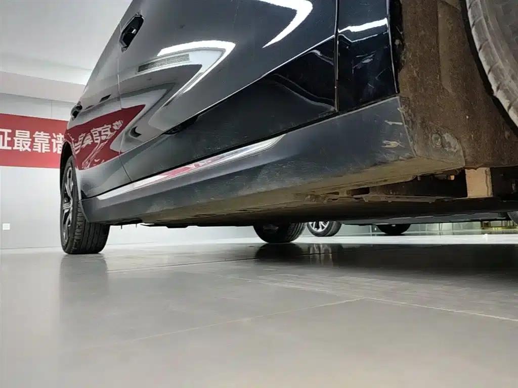 Hongqi E-QM5 2023 Facelift Basic Travel Edition — миниатюра 21