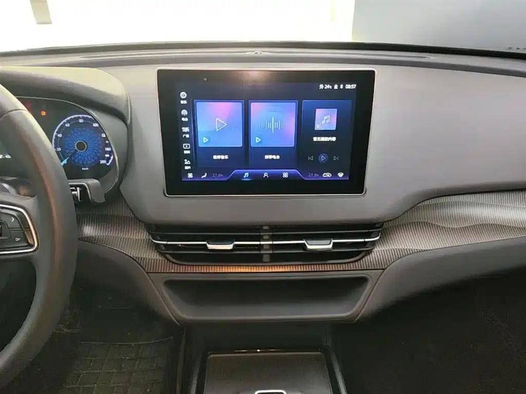 Hongqi E-QM5 2021 Charging Flagship Edition — миниатюра 13