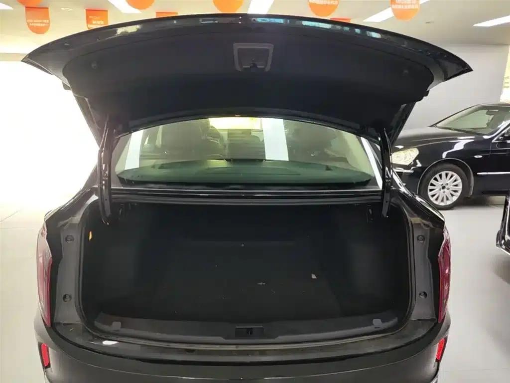Hongqi E-QM5 2021 Charging Flagship Edition — миниатюра 19