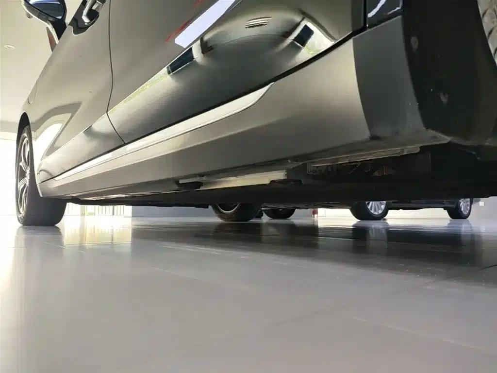 Hongqi E-QM5 2021 Charging Flagship Edition — миниатюра 22