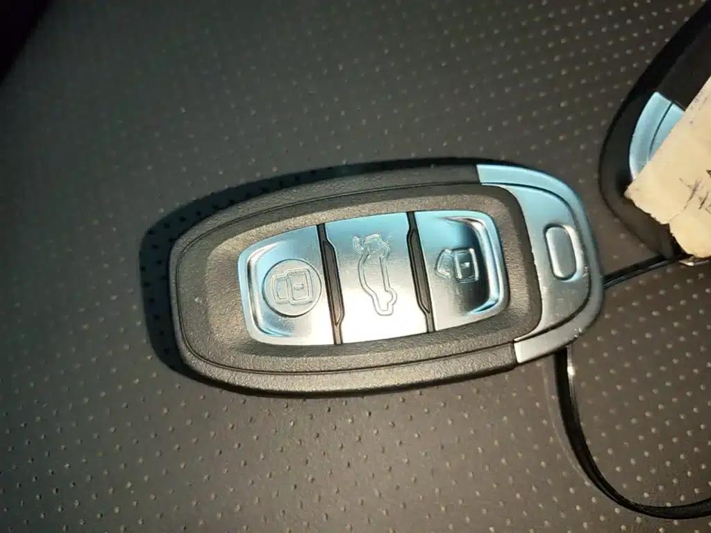 Hongqi E-QM5 2021 Charging Flagship Edition — миниатюра 9