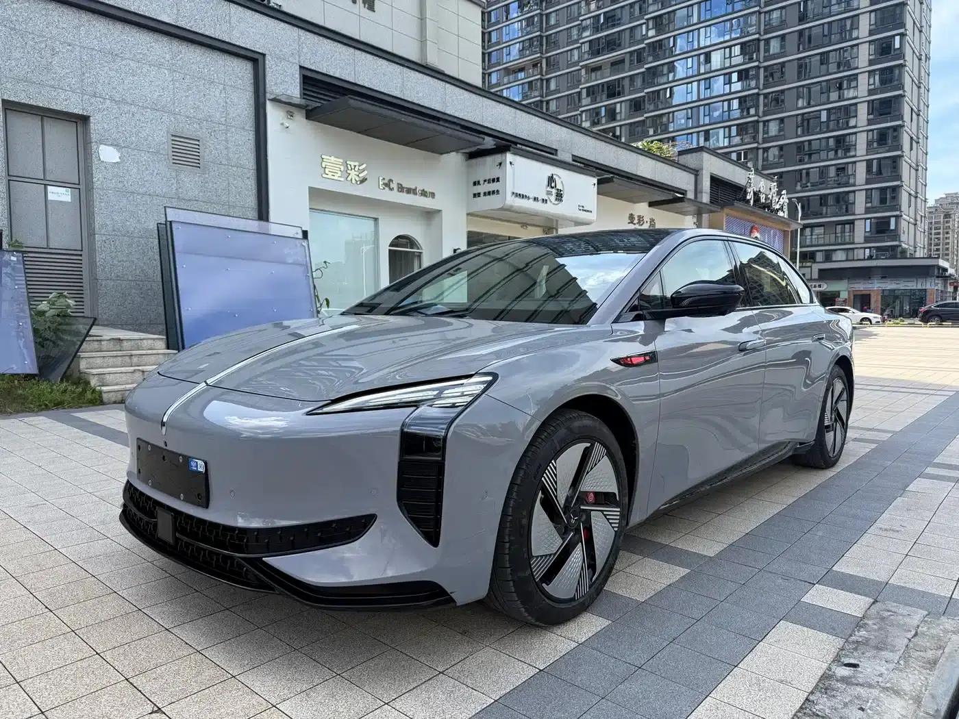 Hongqi EH7 2025 640 AWD Smart Selection Edition — миниатюра 1