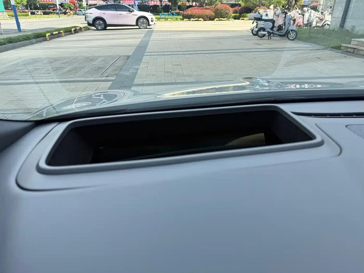 Hongqi EH7 2025 640 AWD Smart Selection Edition — миниатюра 11