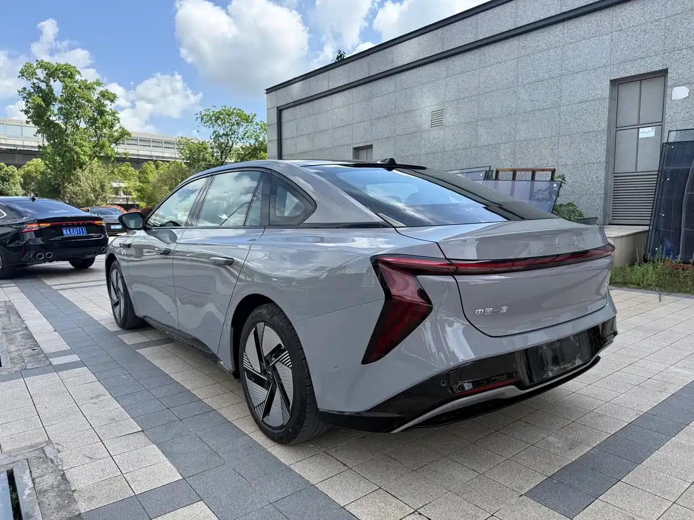 Hongqi EH7 2025 640 AWD Smart Selection Edition — миниатюра 17