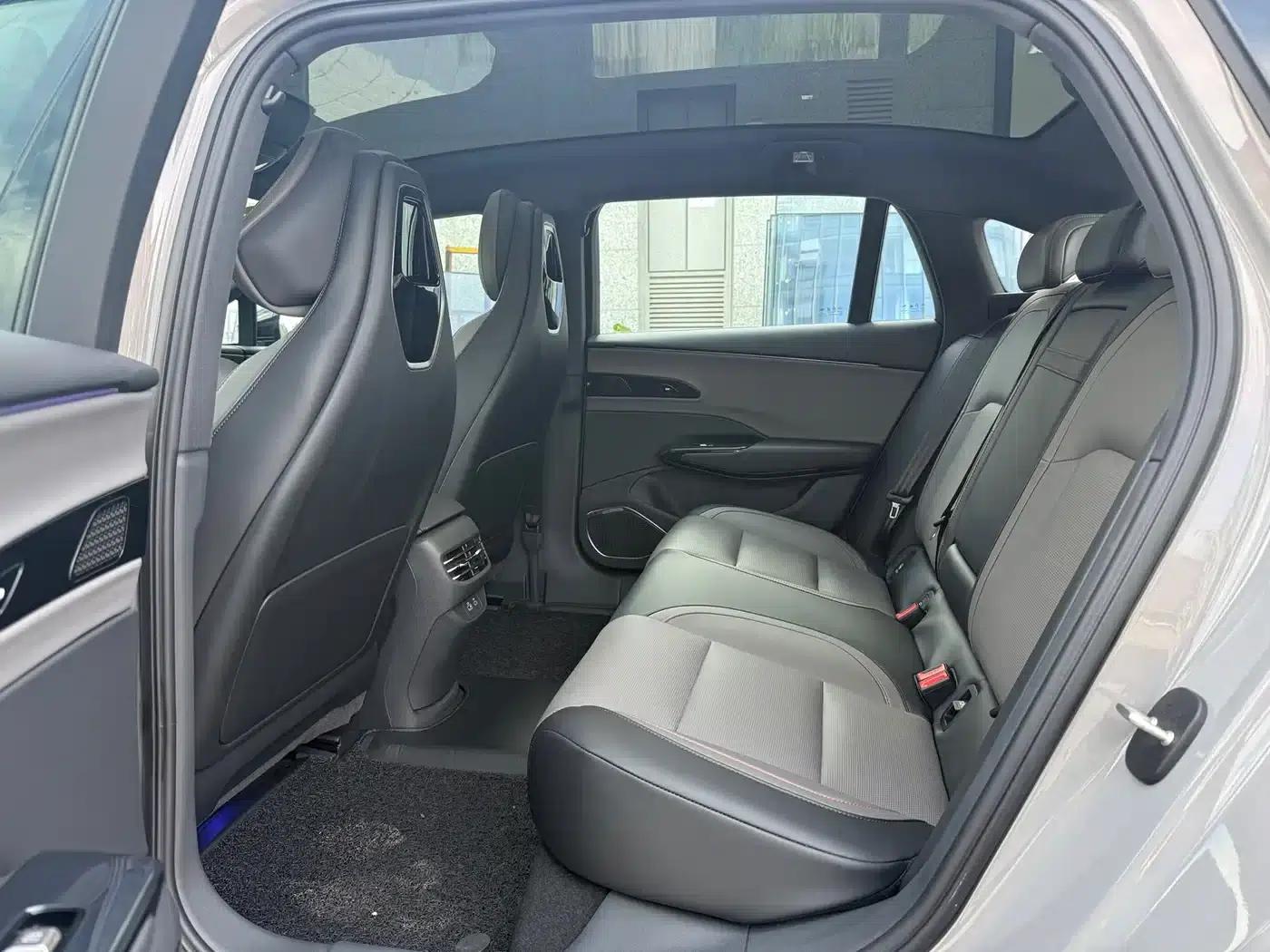 Hongqi EH7 2025 640 AWD Smart Selection Edition — миниатюра 5