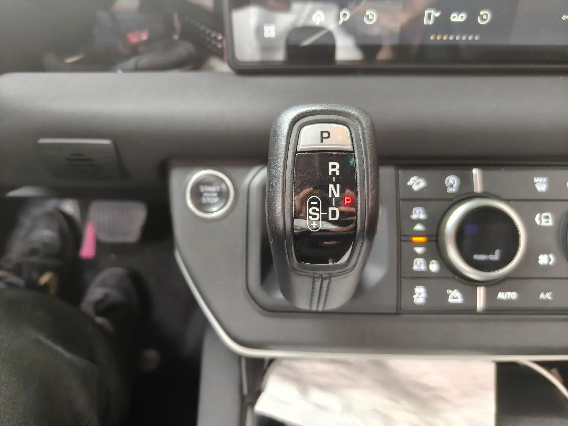 Land Rover Defender 2020 110 P400 SE — миниатюра 15