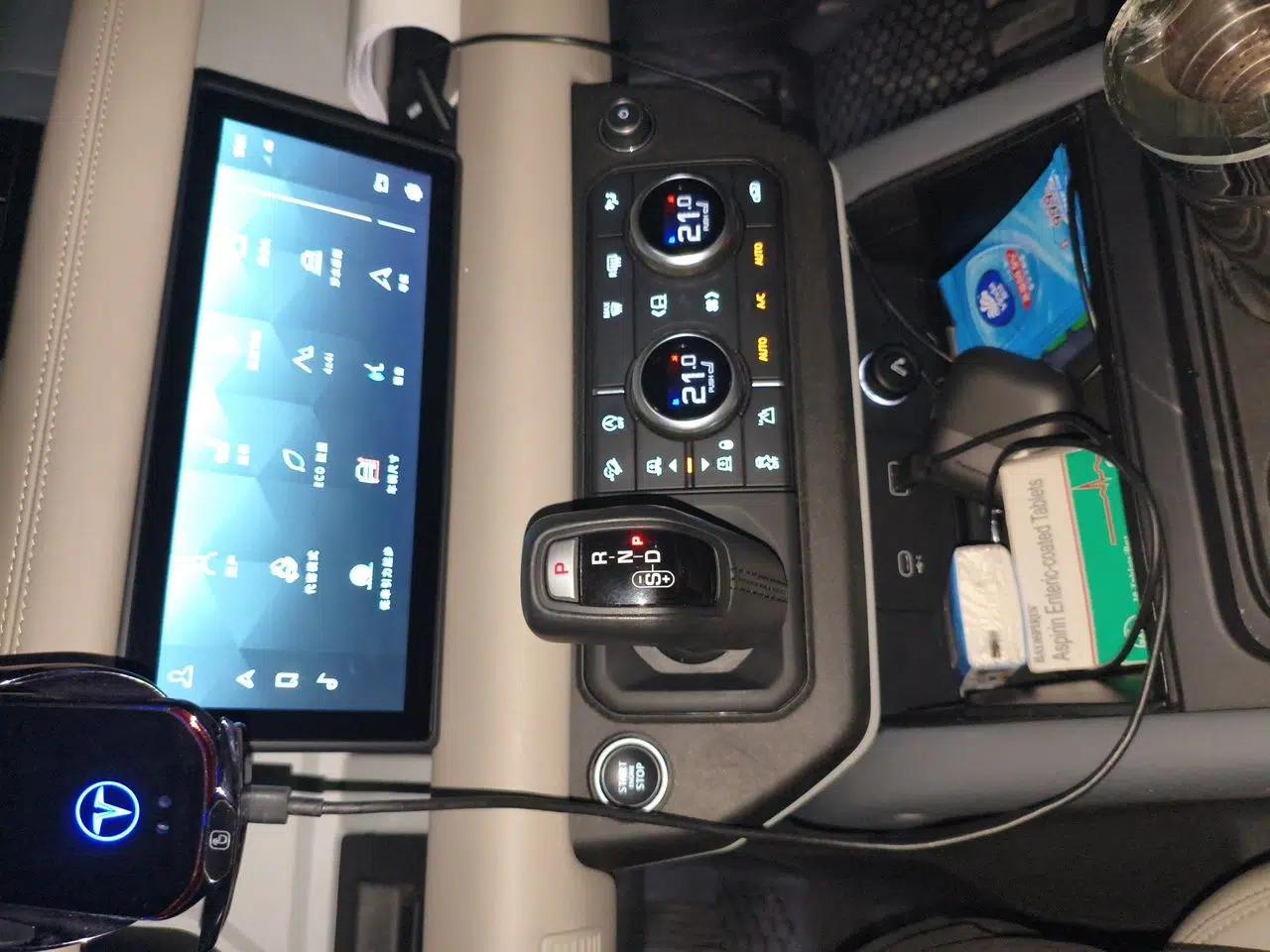 Land Rover Defender 2020 110 P400 HSE — миниатюра 14