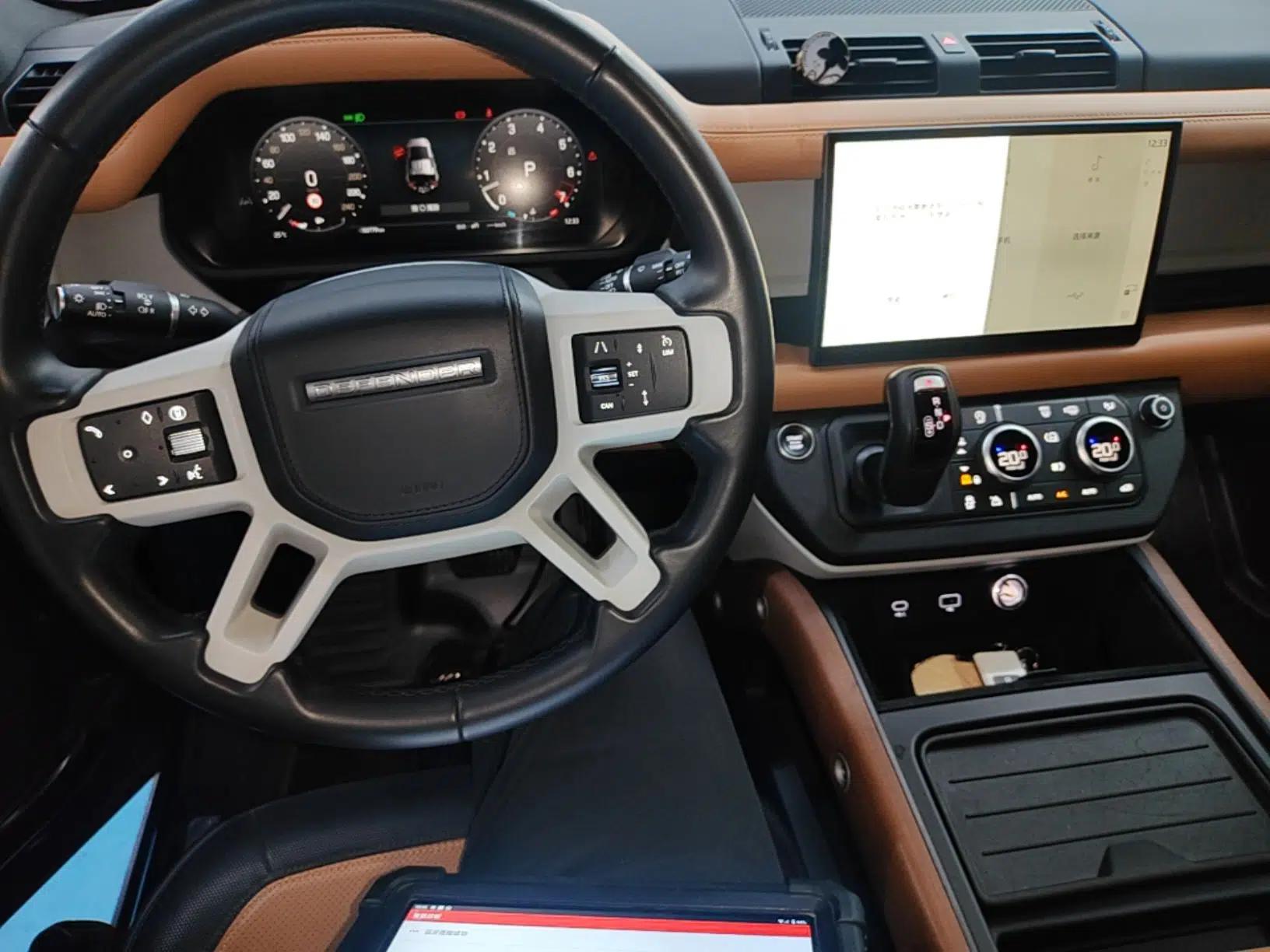 Land Rover Defender 2024 110 3.0T P400 X-DYNAMIC HSE — миниатюра 13