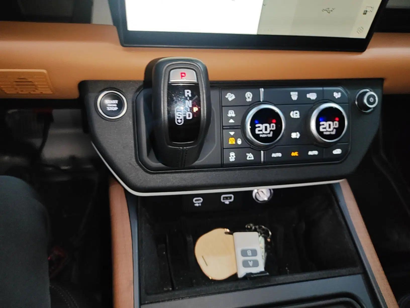 Land Rover Defender 2024 110 3.0T P400 X-DYNAMIC HSE — миниатюра 17