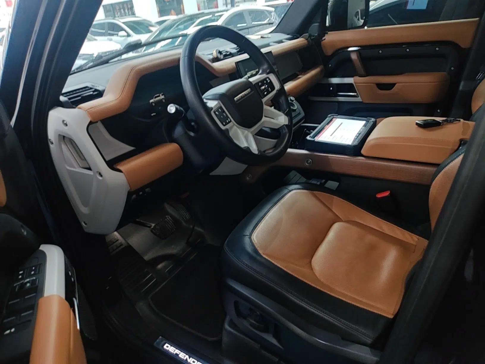 Land Rover Defender 2024 110 3.0T P400 X-DYNAMIC HSE — миниатюра 18