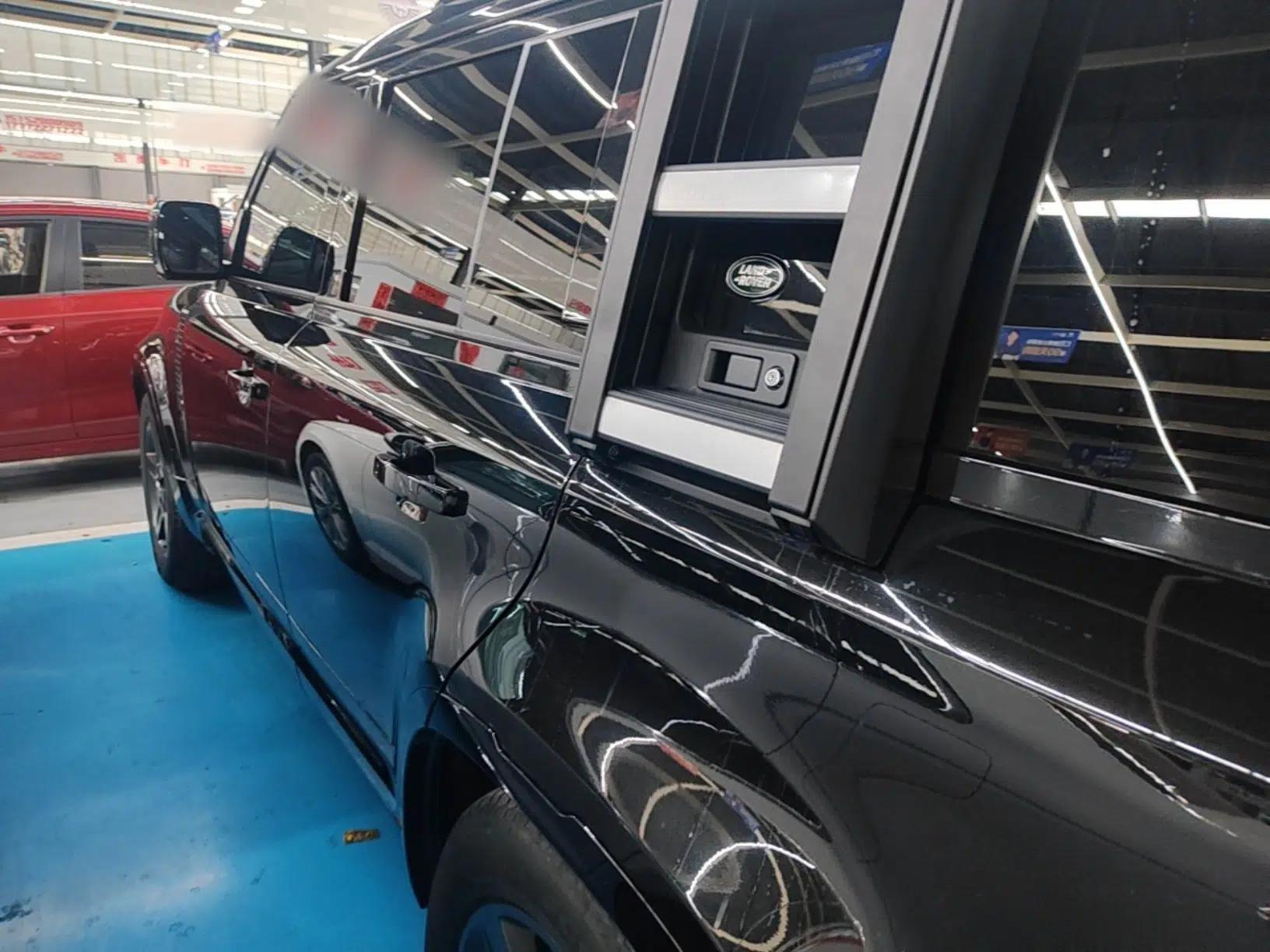 Land Rover Defender 2024 110 3.0T P400 X-DYNAMIC HSE — миниатюра 4