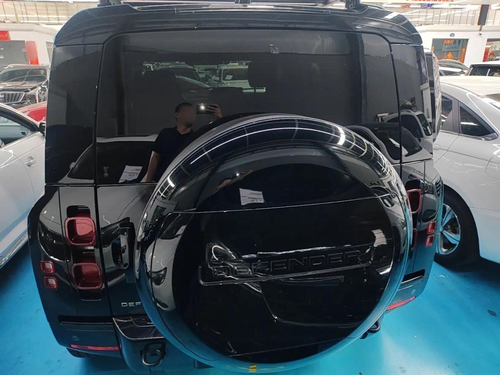 Land Rover Defender 2024 110 3.0T P400 X-DYNAMIC HSE — миниатюра 5