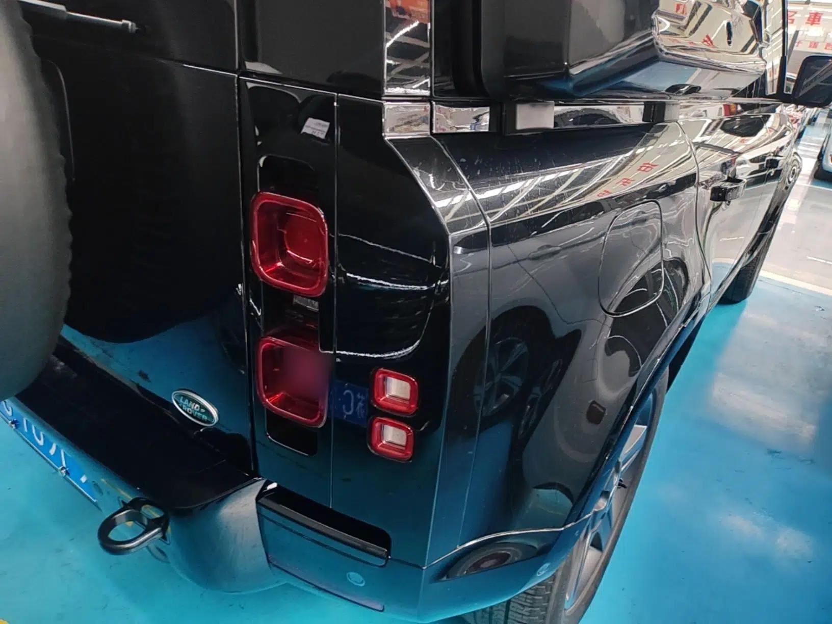 Land Rover Defender 2024 110 3.0T P400 X-DYNAMIC HSE — миниатюра 7
