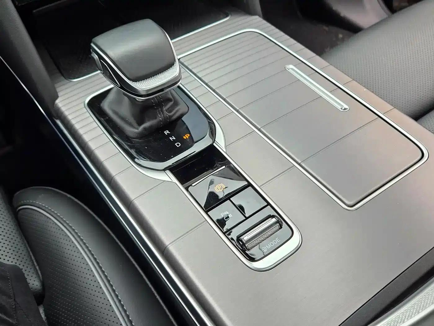 Hongqi HS7 PHEV 2024 2.0T PHEV 4WD Flagship Edition 6-seater — миниатюра 15