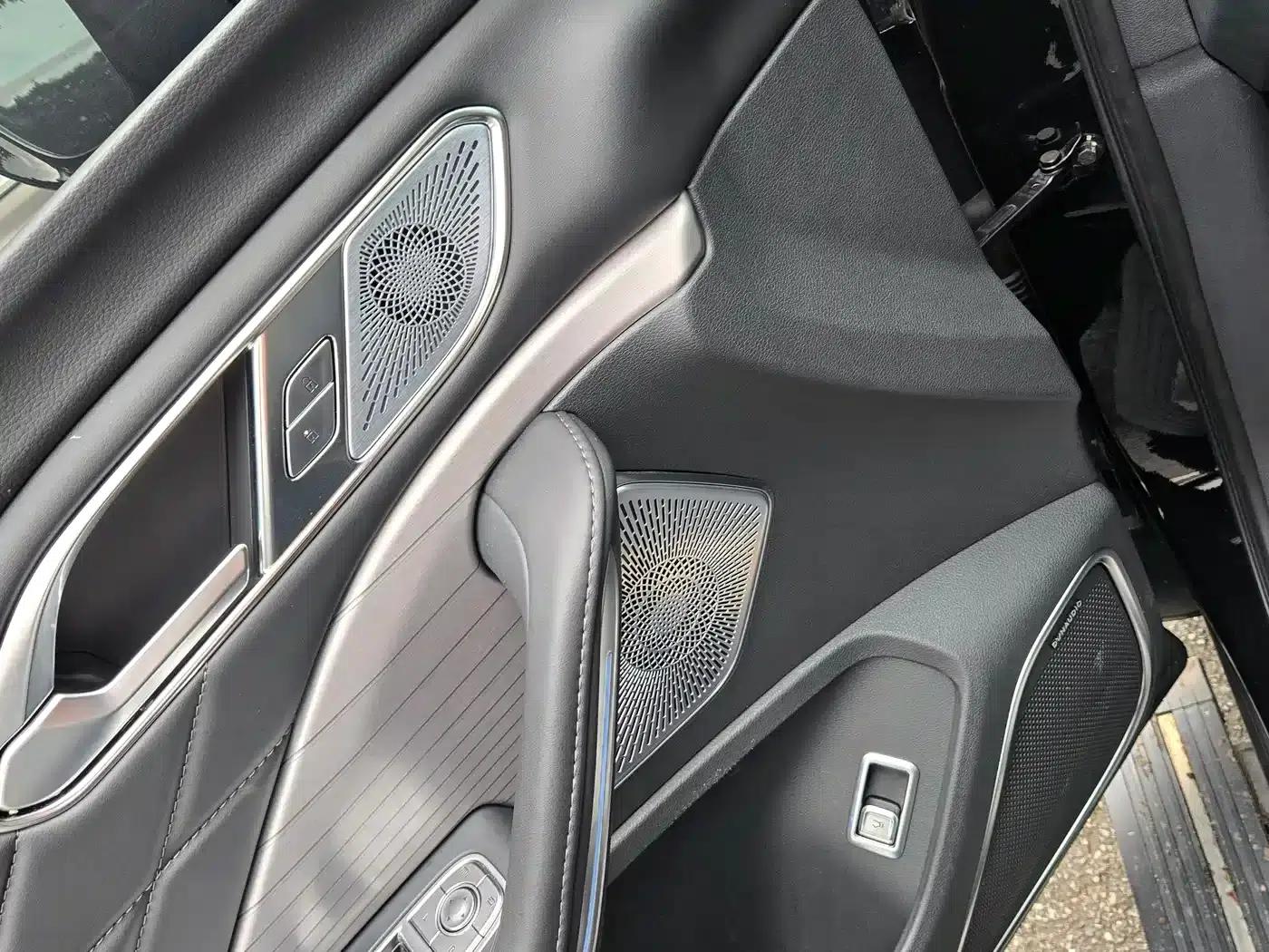 Hongqi HS7 PHEV 2024 2.0T PHEV 4WD Flagship Edition 6-seater — миниатюра 20