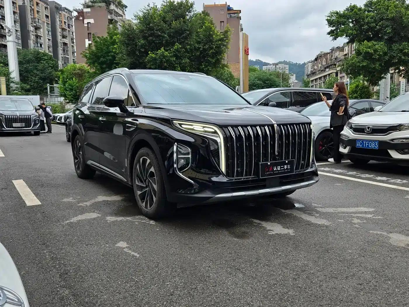 Hongqi HS7 PHEV 2024 2.0T PHEV 4WD Flagship Edition 6-seater — миниатюра 3