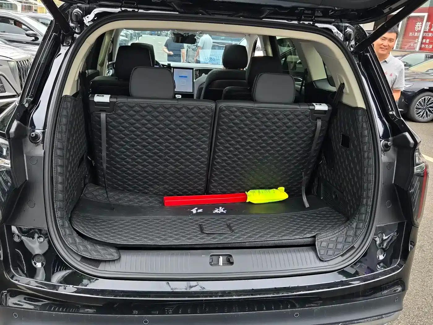Hongqi HS7 PHEV 2024 2.0T PHEV 4WD Flagship Edition 6-seater — миниатюра 21