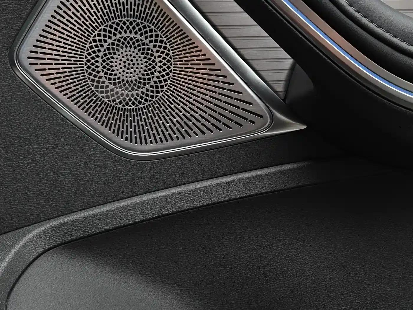 Hongqi HS7 PHEV 2024 2.0T PHEV 4WD Flagship Edition 6-seater — миниатюра 24