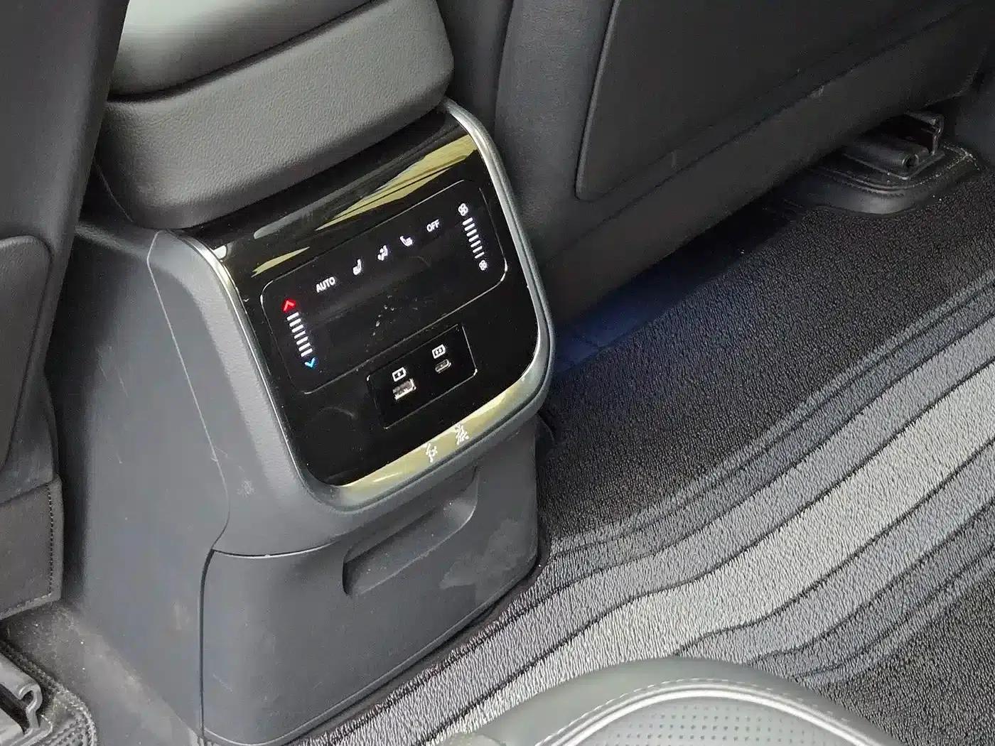 Hongqi HS7 PHEV 2024 2.0T PHEV 4WD Flagship Edition 6-seater — миниатюра 10