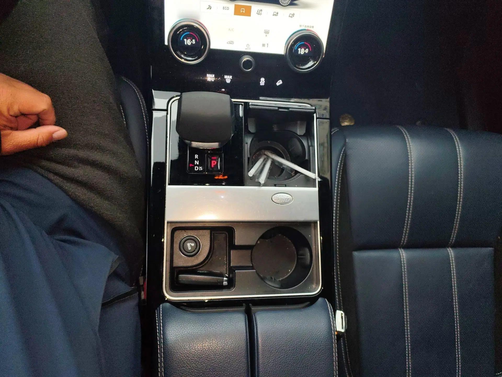 Land Rover Range Velar 2021 P250 Sparkling Black Limited Edition — миниатюра 13