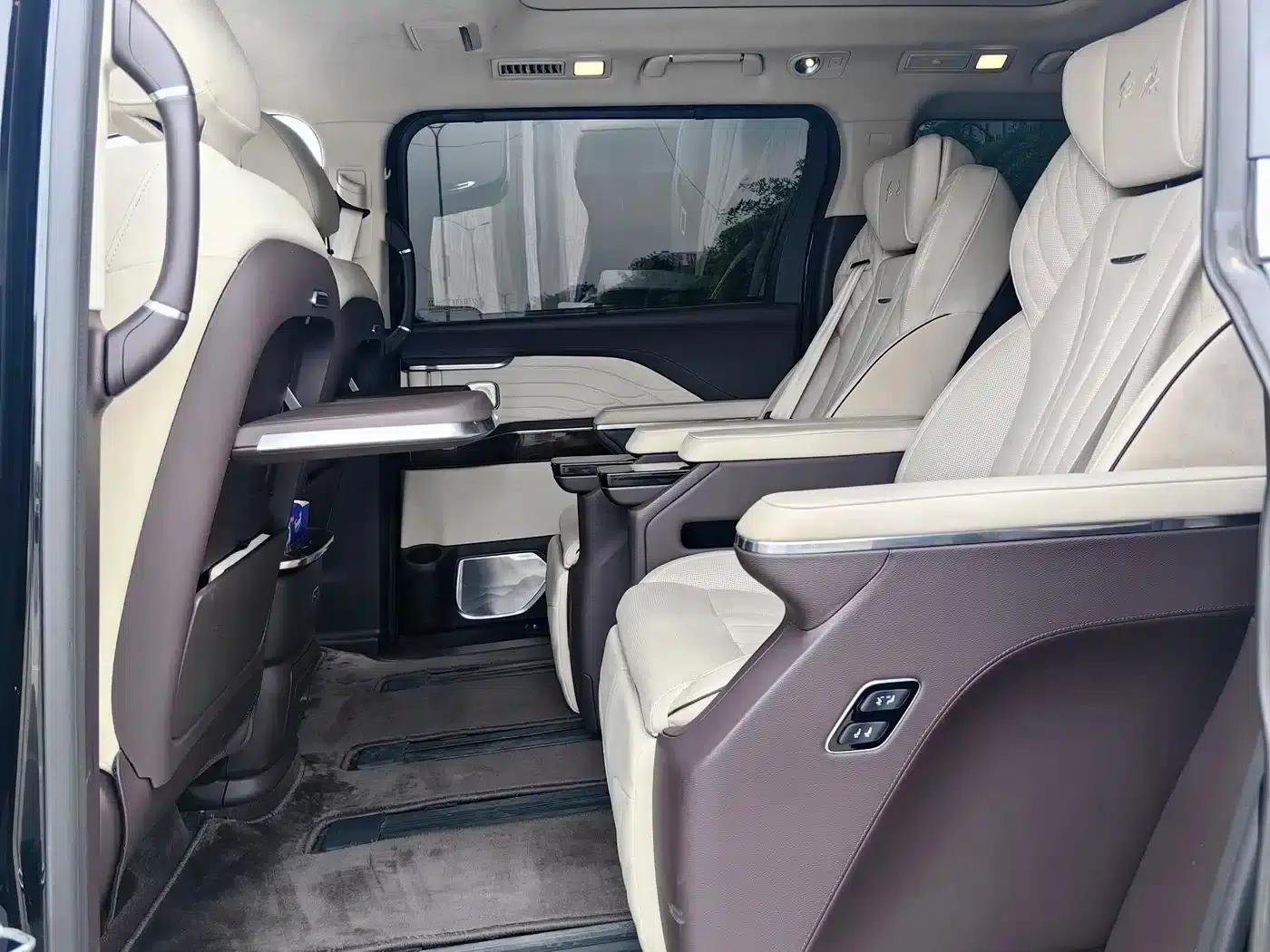 Hongqi HQ9 2023 2.0T Intelligent Flagship Edition — миниатюра 7