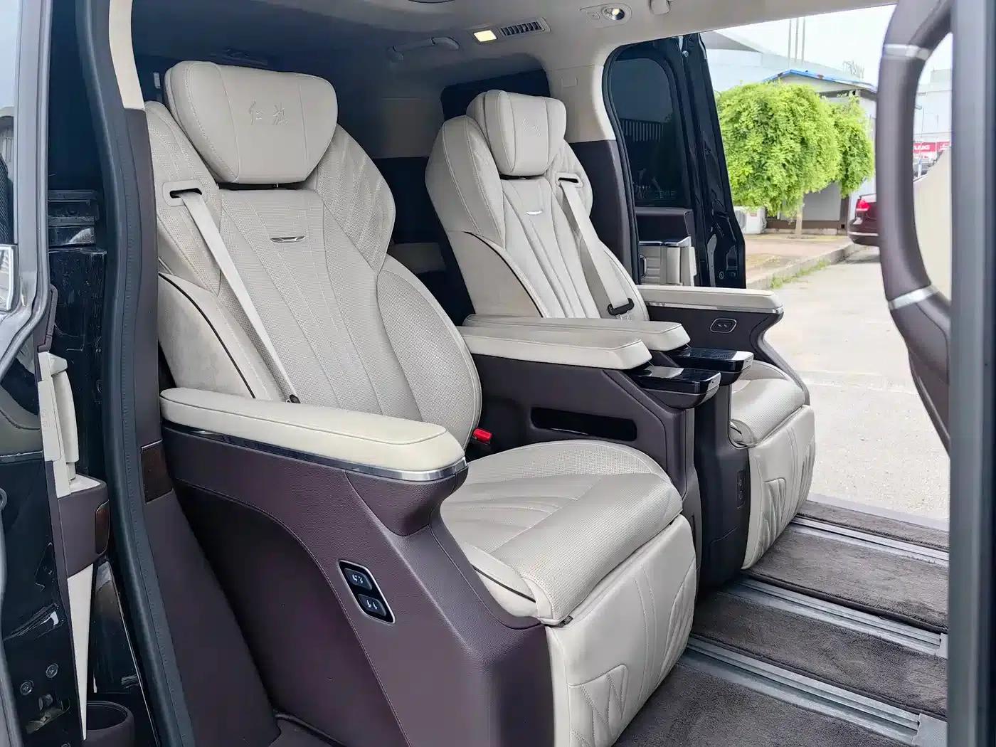 Hongqi HQ9 2023 2.0T Intelligent Flagship Edition — миниатюра 10