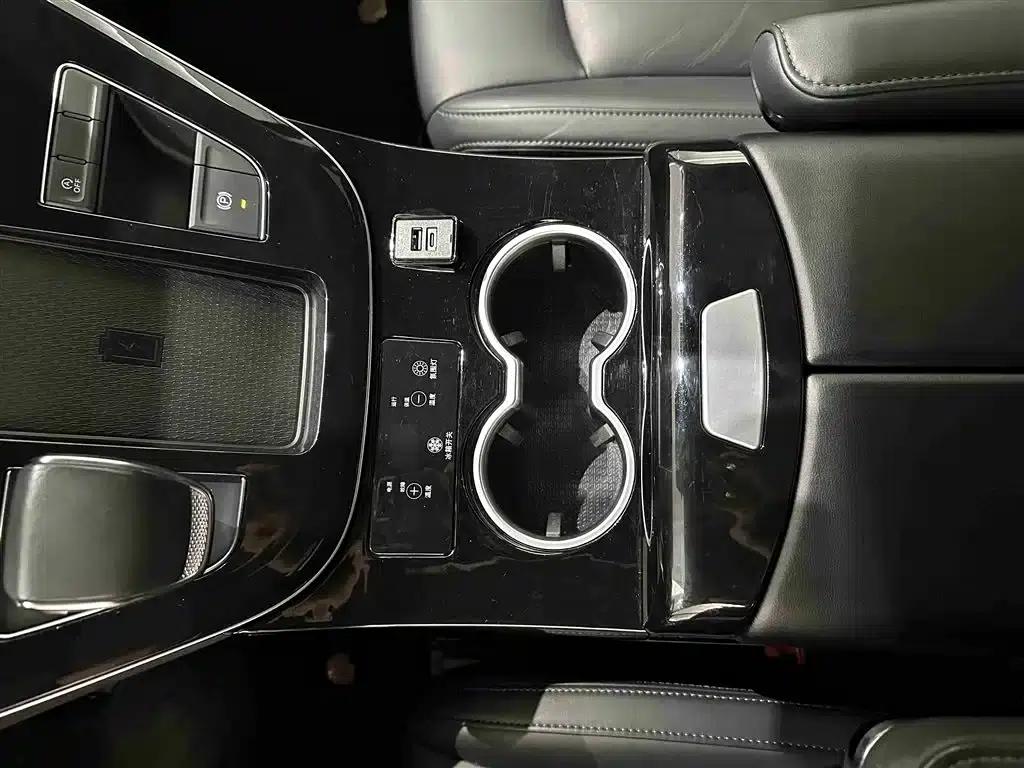 Hongqi HQ9 2023 2.0T Intelligent Flagship Edition — миниатюра 10
